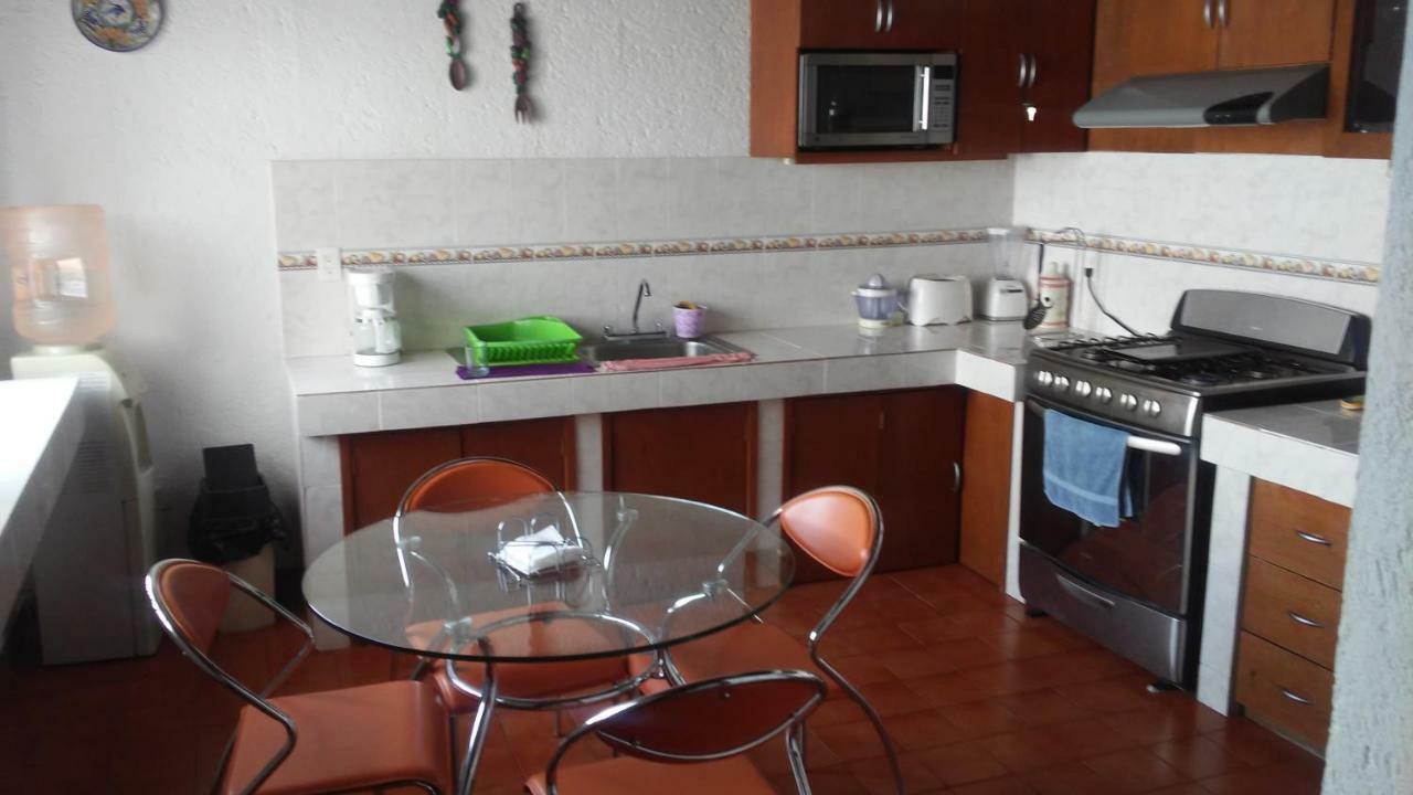 Casa Privada Para Descanso, Se Renta Para 8 Personas Completa Y Tambien Por Habitacion Con Bano Privado Para 2 O 4 Personas Compartiendo Areas Comunes Cuernavaca Exterior foto