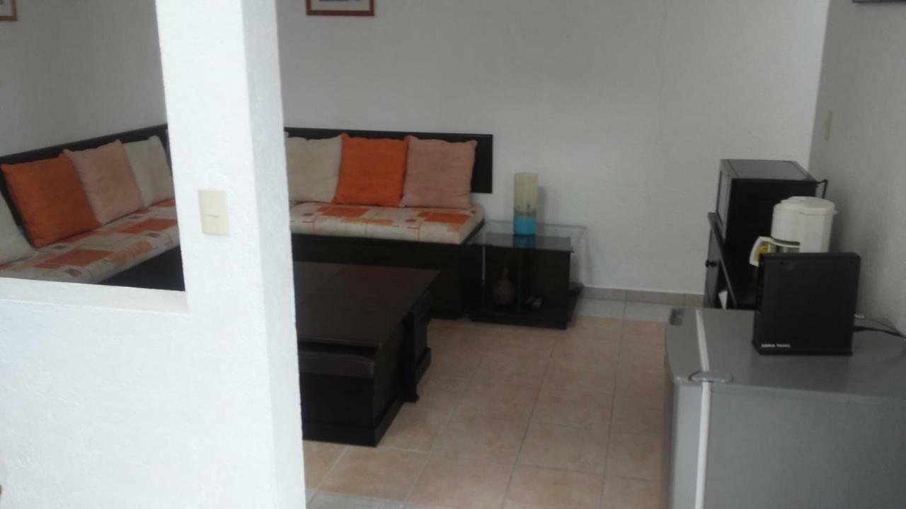 Casa Privada Para Descanso, Se Renta Para 8 Personas Completa Y Tambien Por Habitacion Con Bano Privado Para 2 O 4 Personas Compartiendo Areas Comunes Cuernavaca Exterior foto