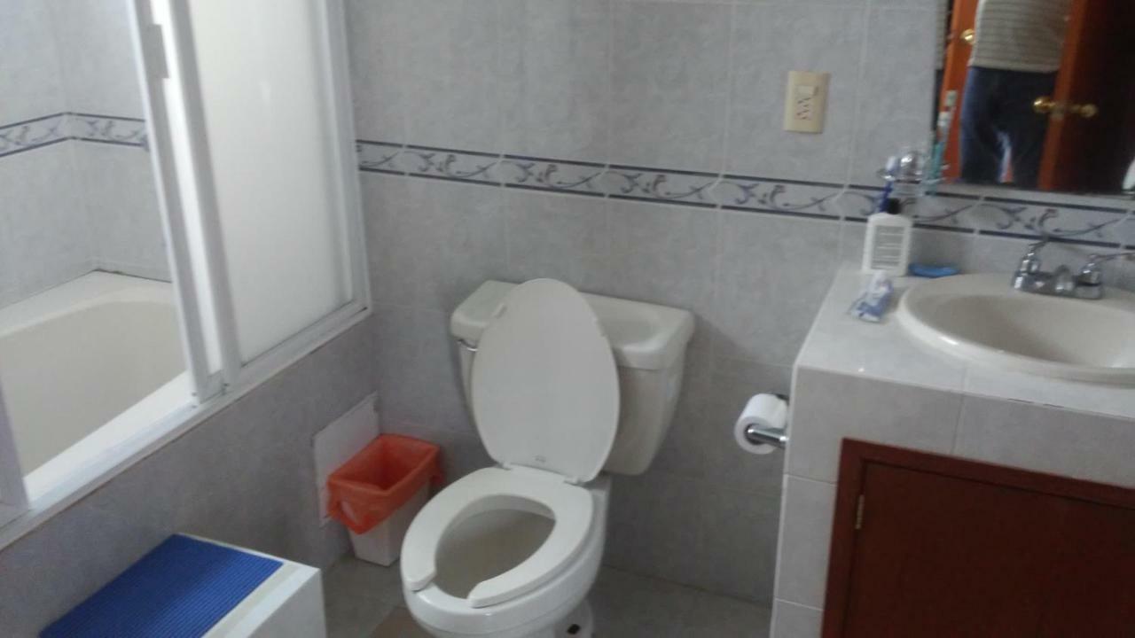 Casa Privada Para Descanso, Se Renta Para 8 Personas Completa Y Tambien Por Habitacion Con Bano Privado Para 2 O 4 Personas Compartiendo Areas Comunes Cuernavaca Exterior foto
